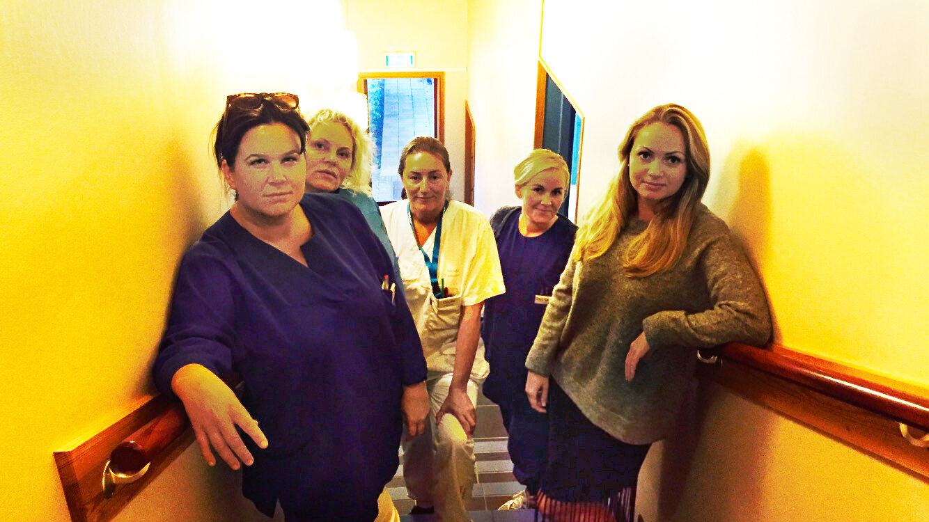 Camilla og eks-kolleger i hjemmetjenesten bildet viser tidligere sykepleiere i Arendals hjemmetjeneste