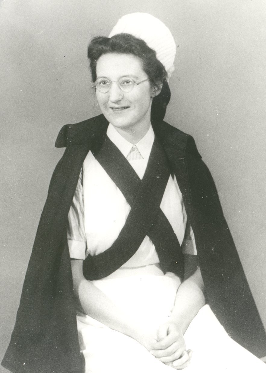 Dame Cicely Saunders som ung sykepleieelev.