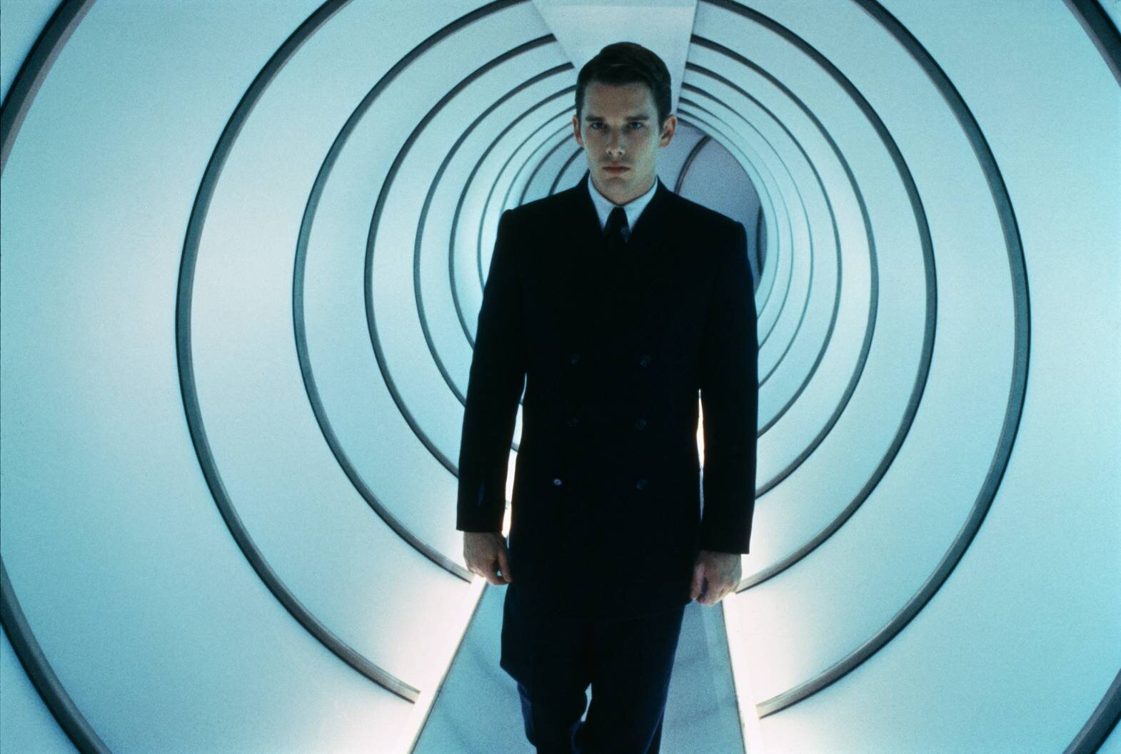 Science fiction setter gjerne samtidens problemstillinger i perspektiv og kan åpne for nye tanker. Ethan Hawke i filmen "Gattaca".