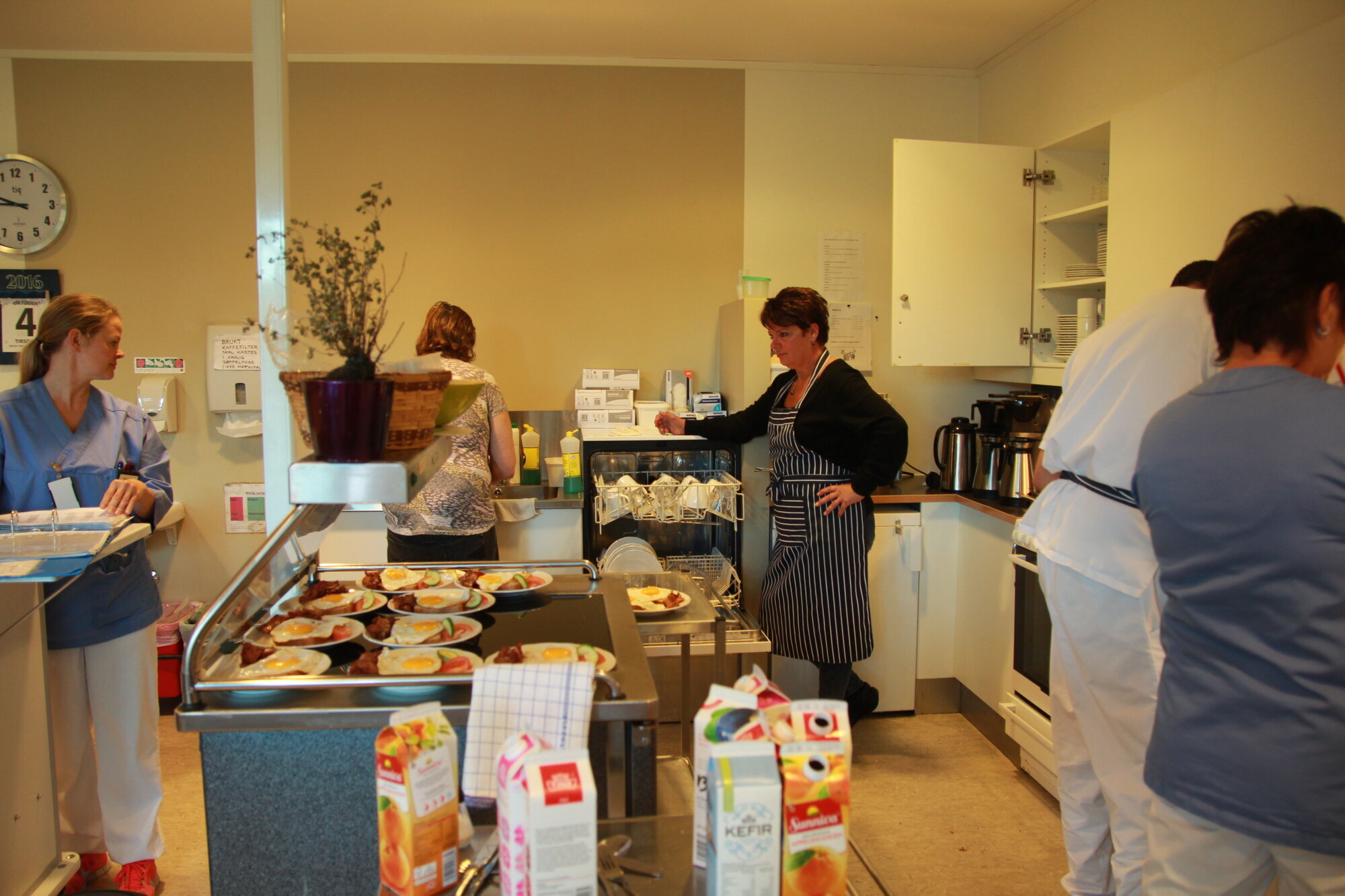 Måltid Full aktivitet på kjøkkenet