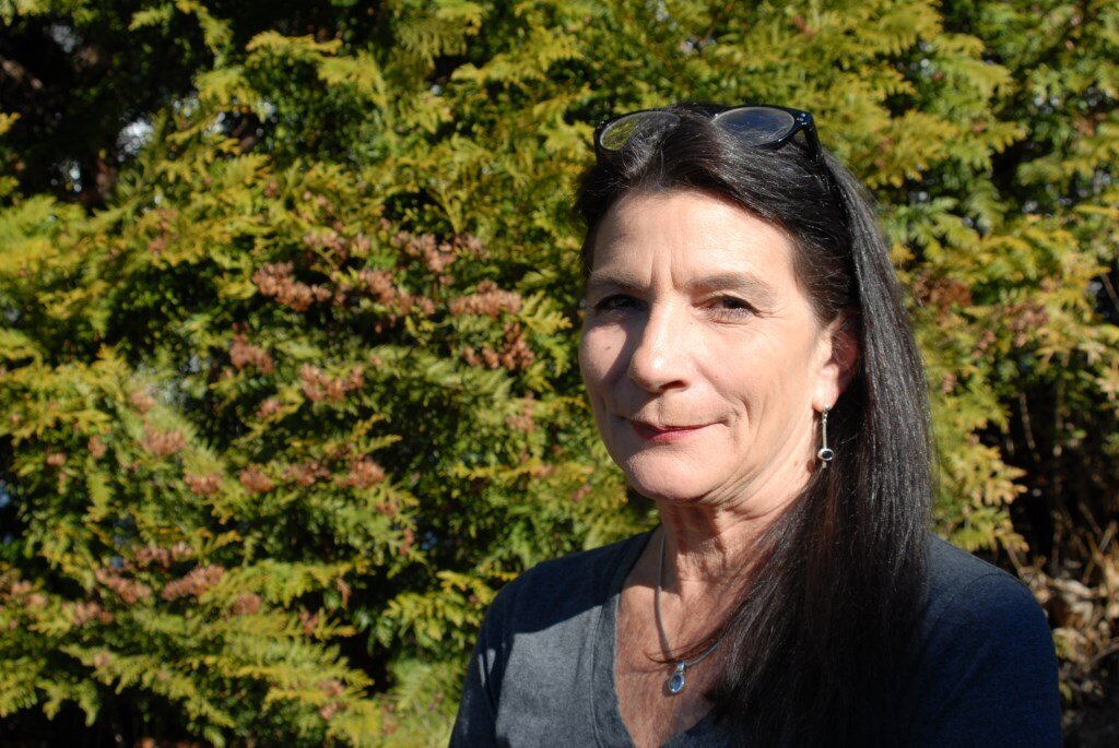 I over 20 år har Melinda Ashley Meyer DeMott brukt kunst- og uttrykksterapi for å hjelpe flyktninger med å ta grep om tilværelsen. Portrett av Melinda Ashley Meyer DeMott.