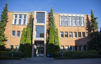 Bildet viser tinghuset på Lillestrøm.